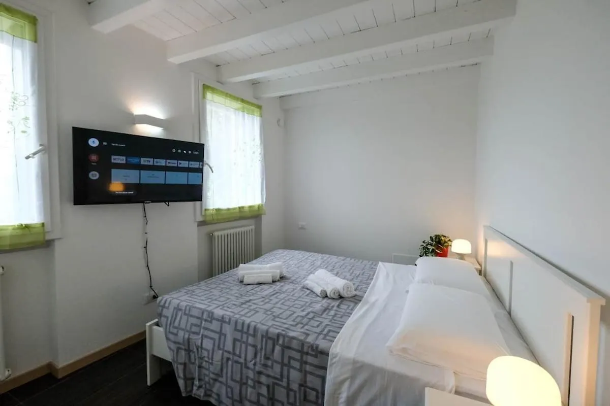 4 Min To Lake - Duplex With Private Parking Lazise Apartmán